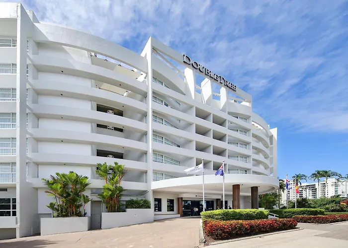 Doubletree By Hilton Cairns Hotel